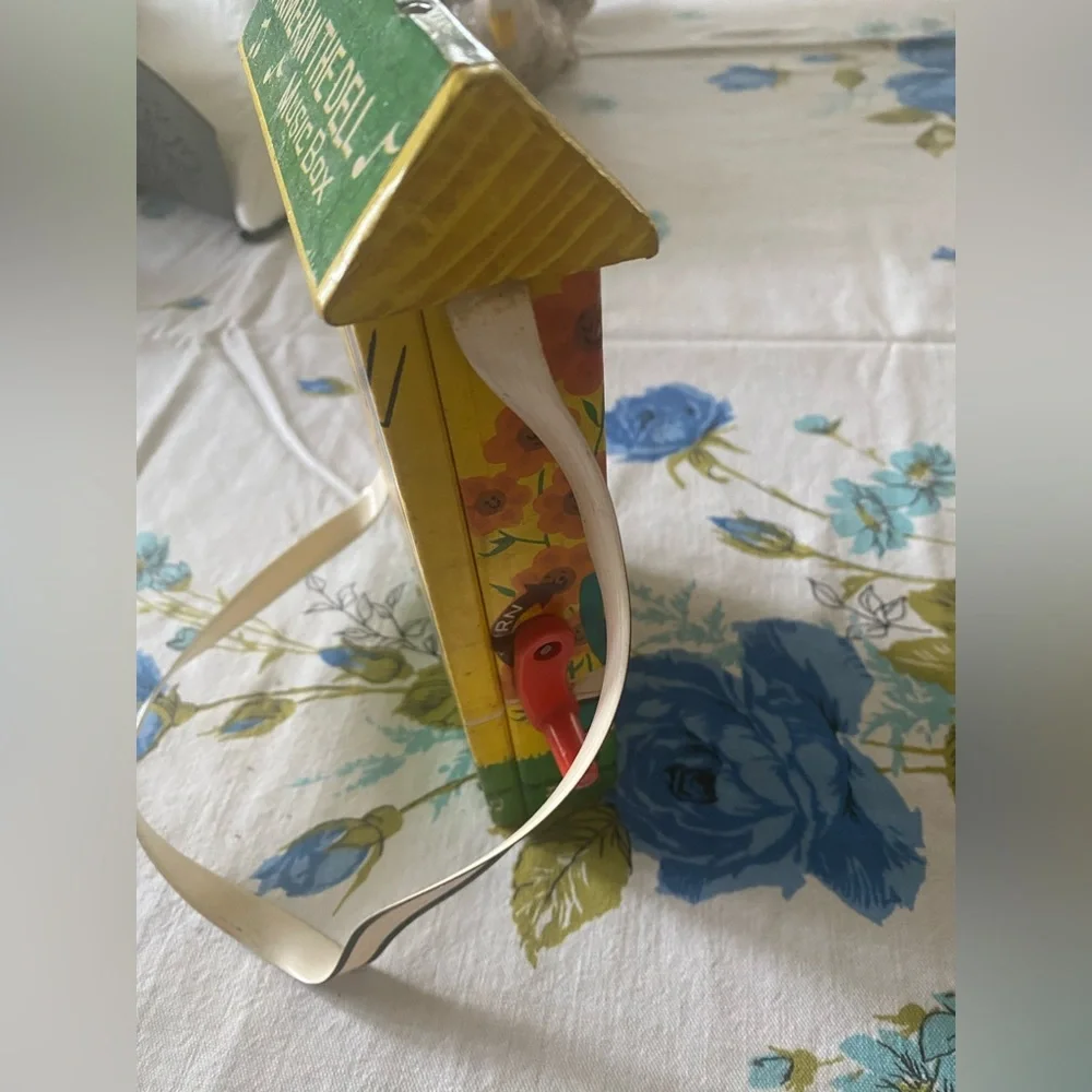 ‘60s Farmer in the Dell Music Box